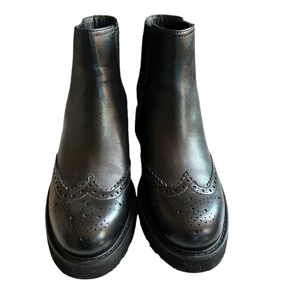 NWT Prada Size 8 Black Leather Chelsea Wingtip Chunky Boots EU 38.5 - Picture 3 of 7